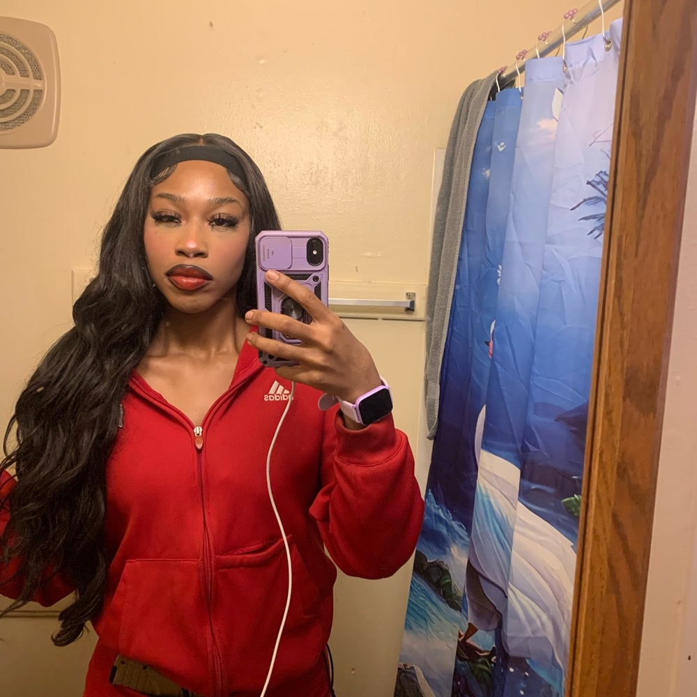 Meet your Posher, Tyjona